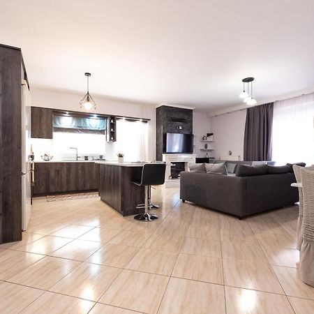 Sea And Airport Apartment Artemida  Ngoại thất bức ảnh