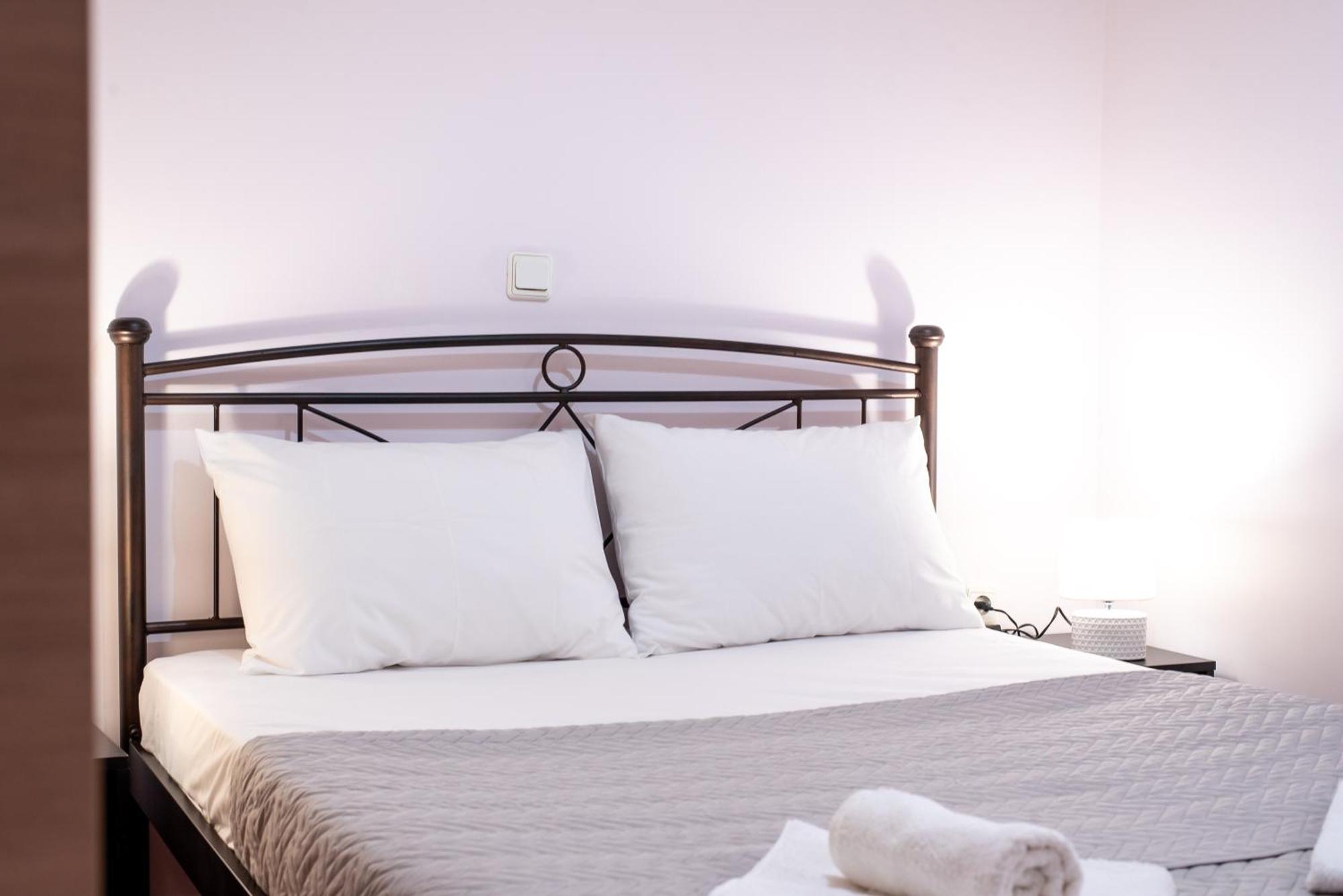 Sea And Airport Apartment Artemida  Ngoại thất bức ảnh