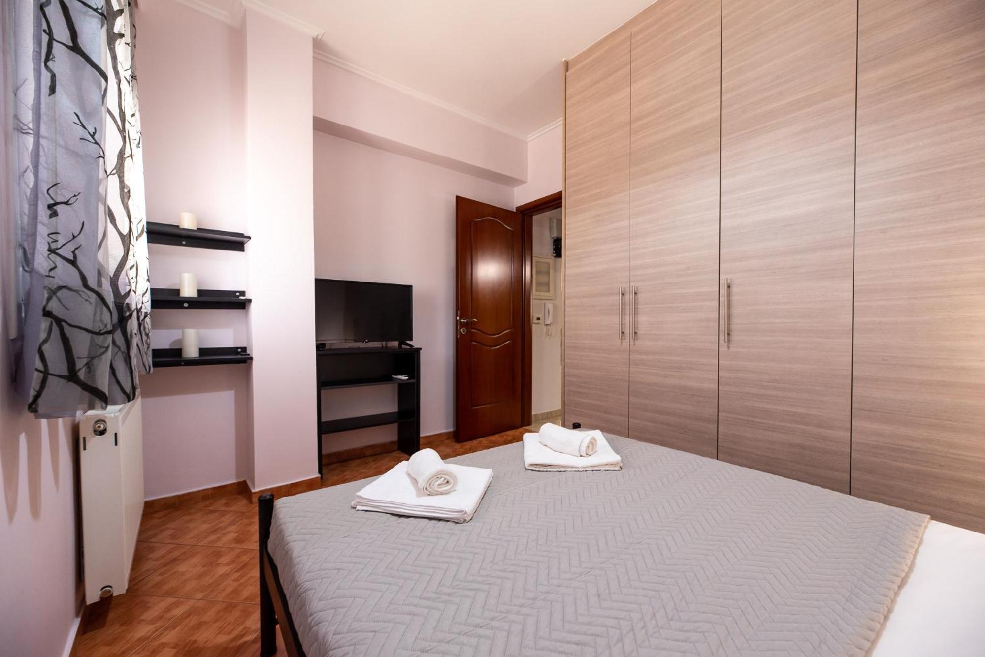 Sea And Airport Apartment Artemida  Ngoại thất bức ảnh